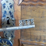 Details zu Schrank antik, Schlüssel vom antikem Renaissance -  Barockschrank, restauriert, Nussbaum um 1690