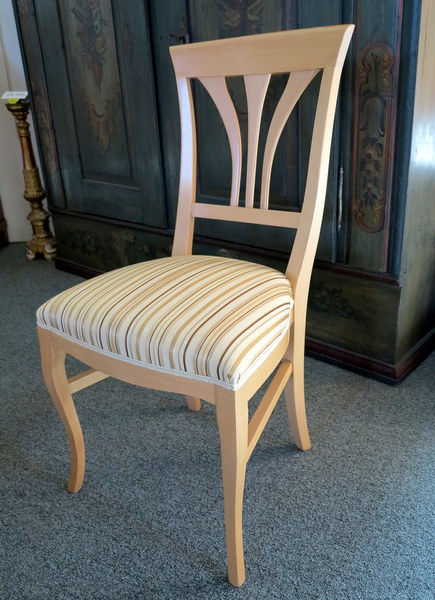 Biedermeier Stuhl mit Stahlfederpolsterung verkleinern