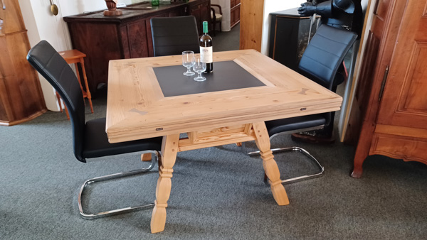 Foto: 2  Schifertisch quadratisch 111 x 111 cm verkleinern