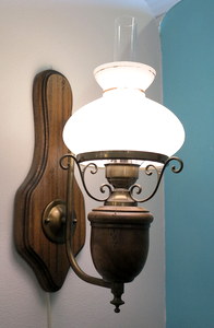 Wandlampe, Holz, Messing und Glasschirm mit Zylinder vergrssern